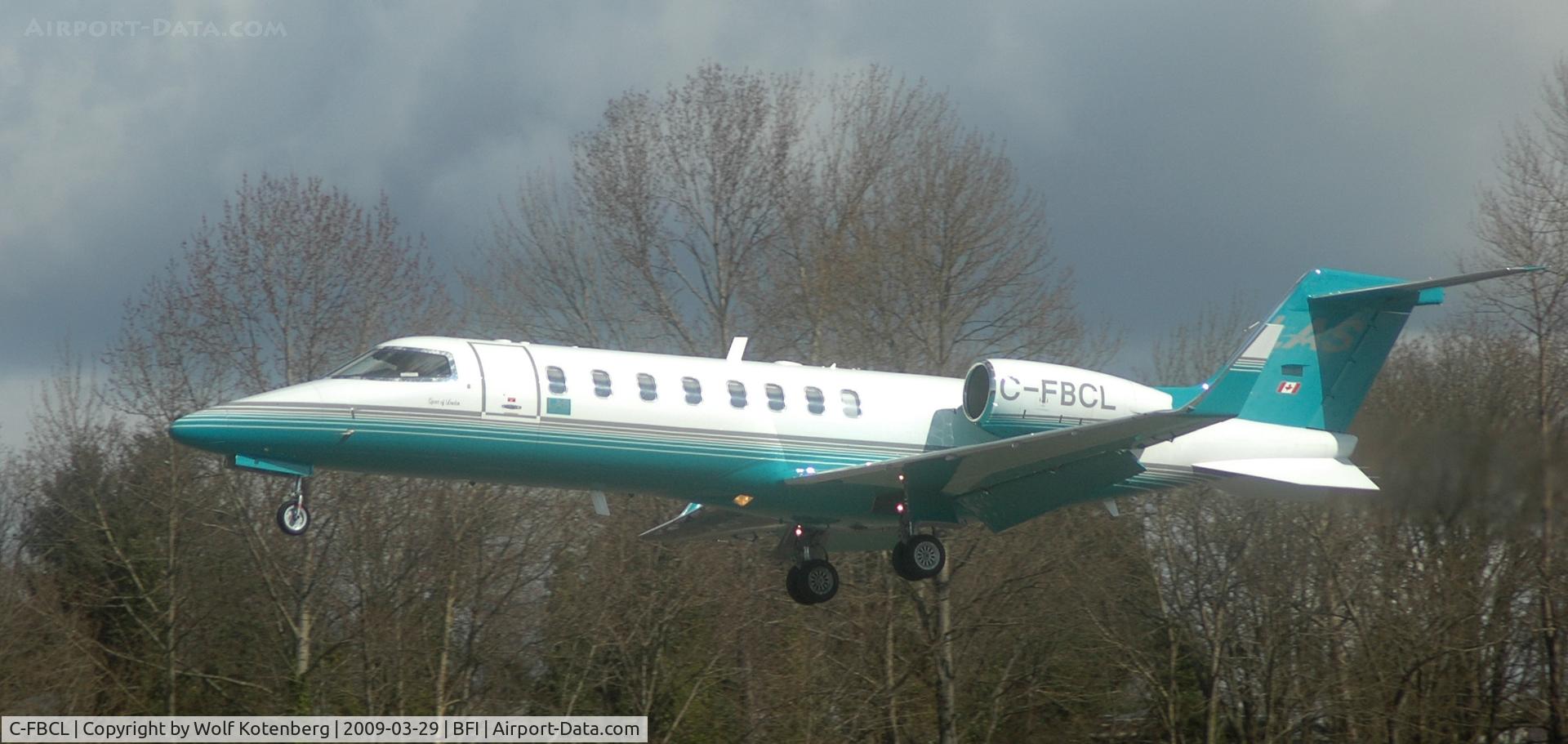 C-FBCL, 2005 Learjet 45 C/N 288, you can almost see the pilot