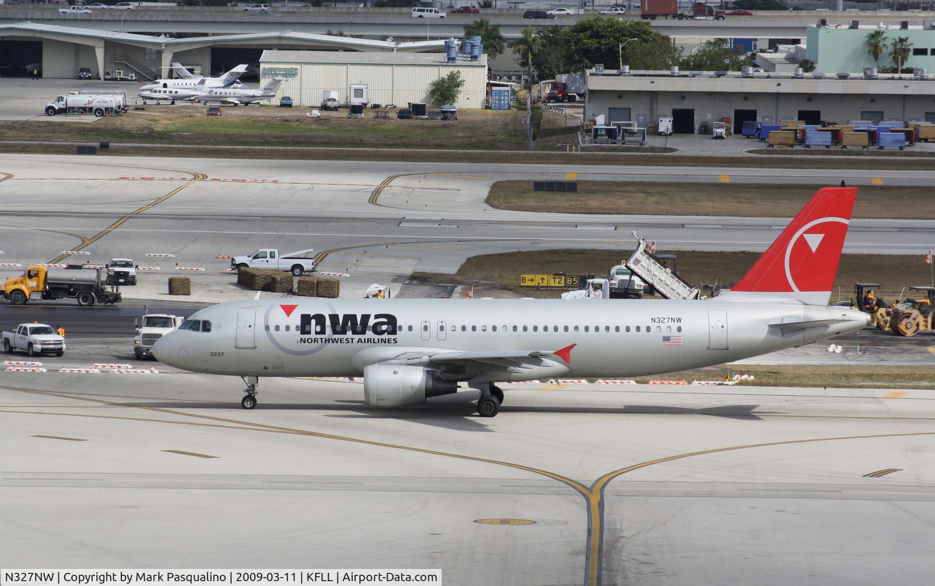 N327NW, 1992 Airbus A320-211 C/N 297, Airbus A320
