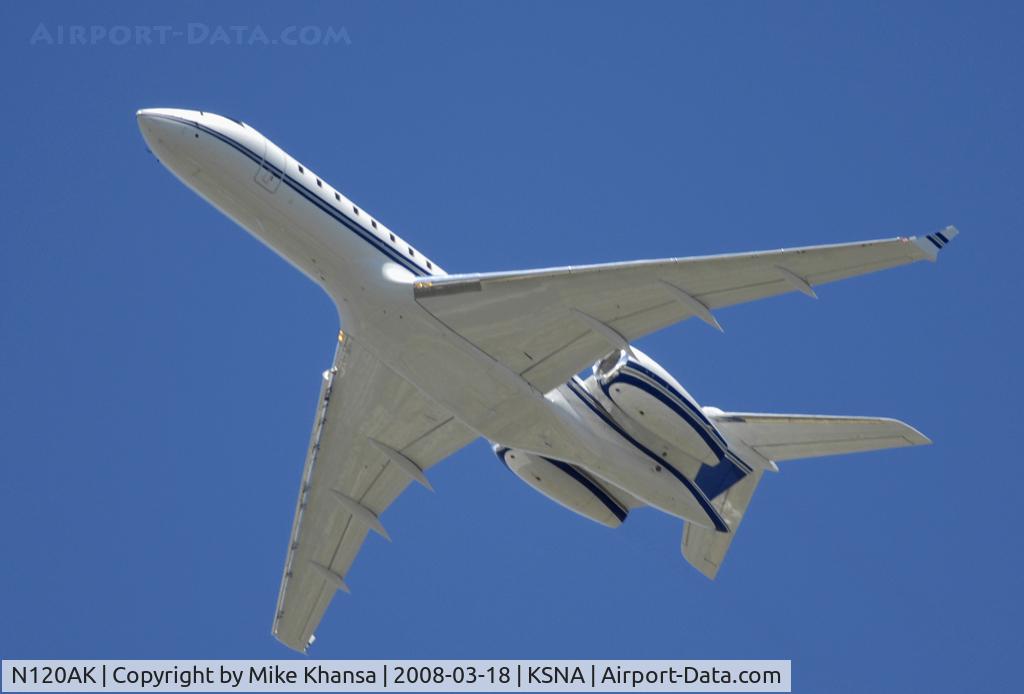 N120AK, 2004 Bombardier BD-700-1A10 Global Express C/N 9153, Bombardier BD-700 climbing the blue skies
