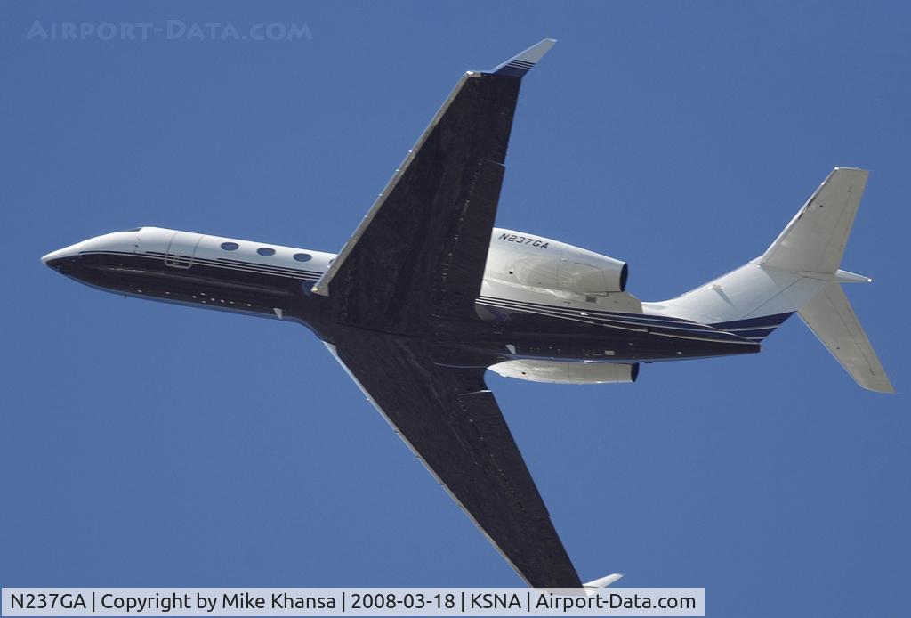 N237GA, 2006 Gulfstream Aerospace GIV-X (G450) C/N 4055, Gulfstream G540 climbing the blue skies