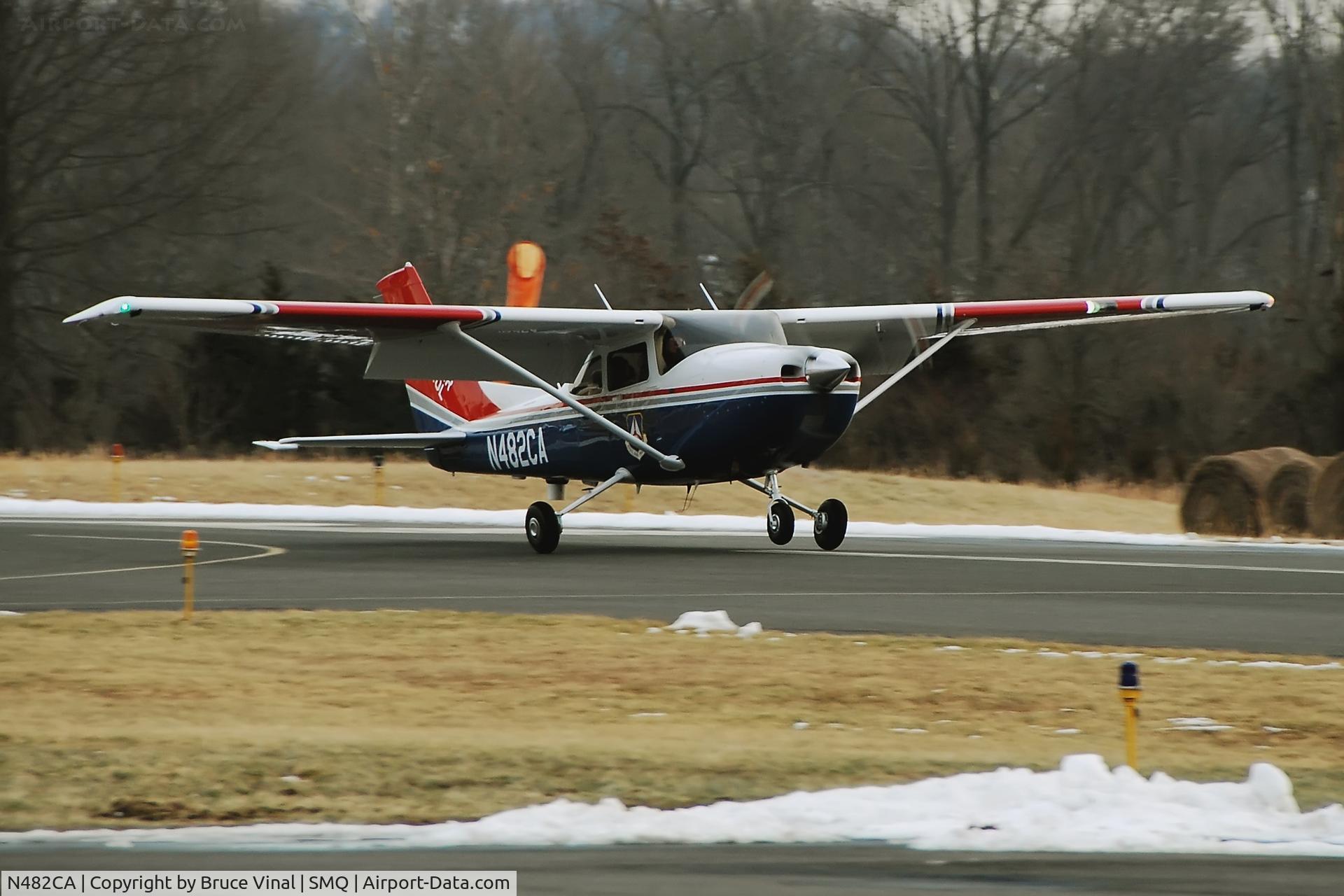 N482CA, 2008 Cessna 182T Skylane C/N 18282142, C.A.P. lands at Somerset in a new 182
