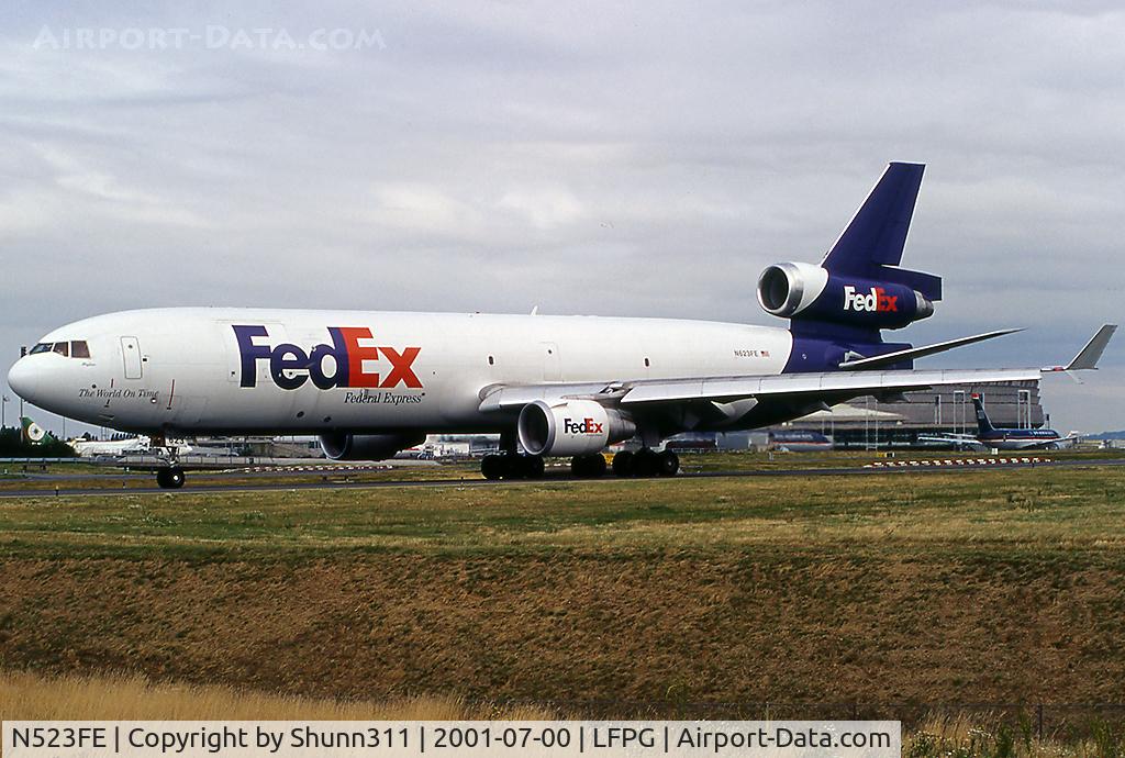 N523FE, 1993 McDonnell Douglas MD-11F C/N 48479, Taxiing on parallels runways...