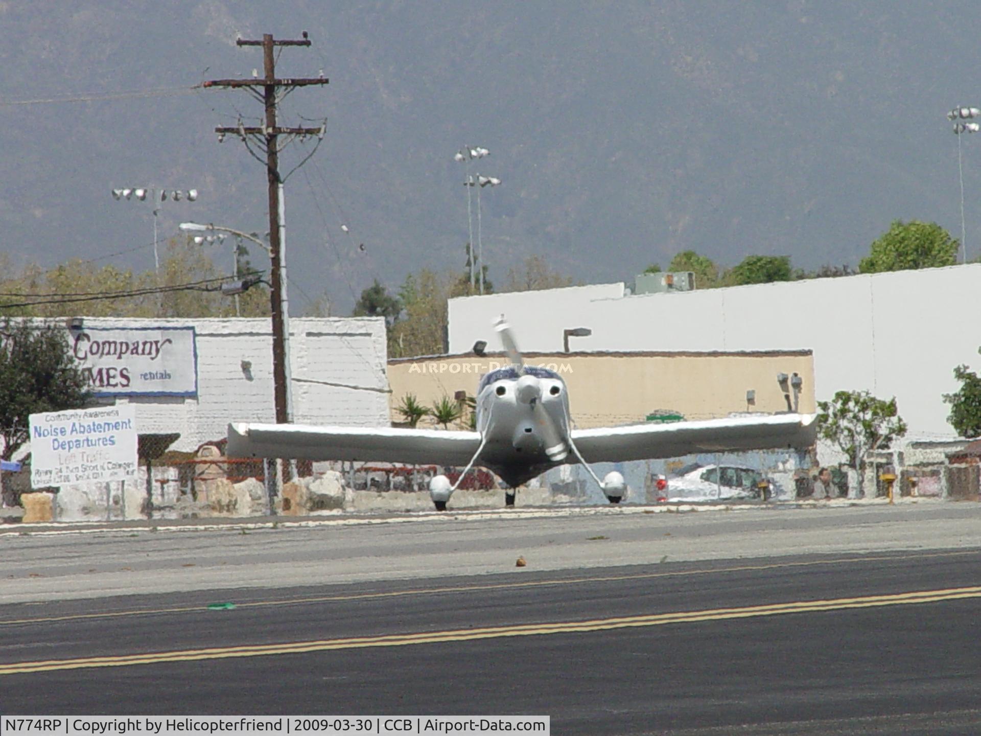 N774RP, 2000 Vans RV-6 C/N 25205, Moving up onto the runway
