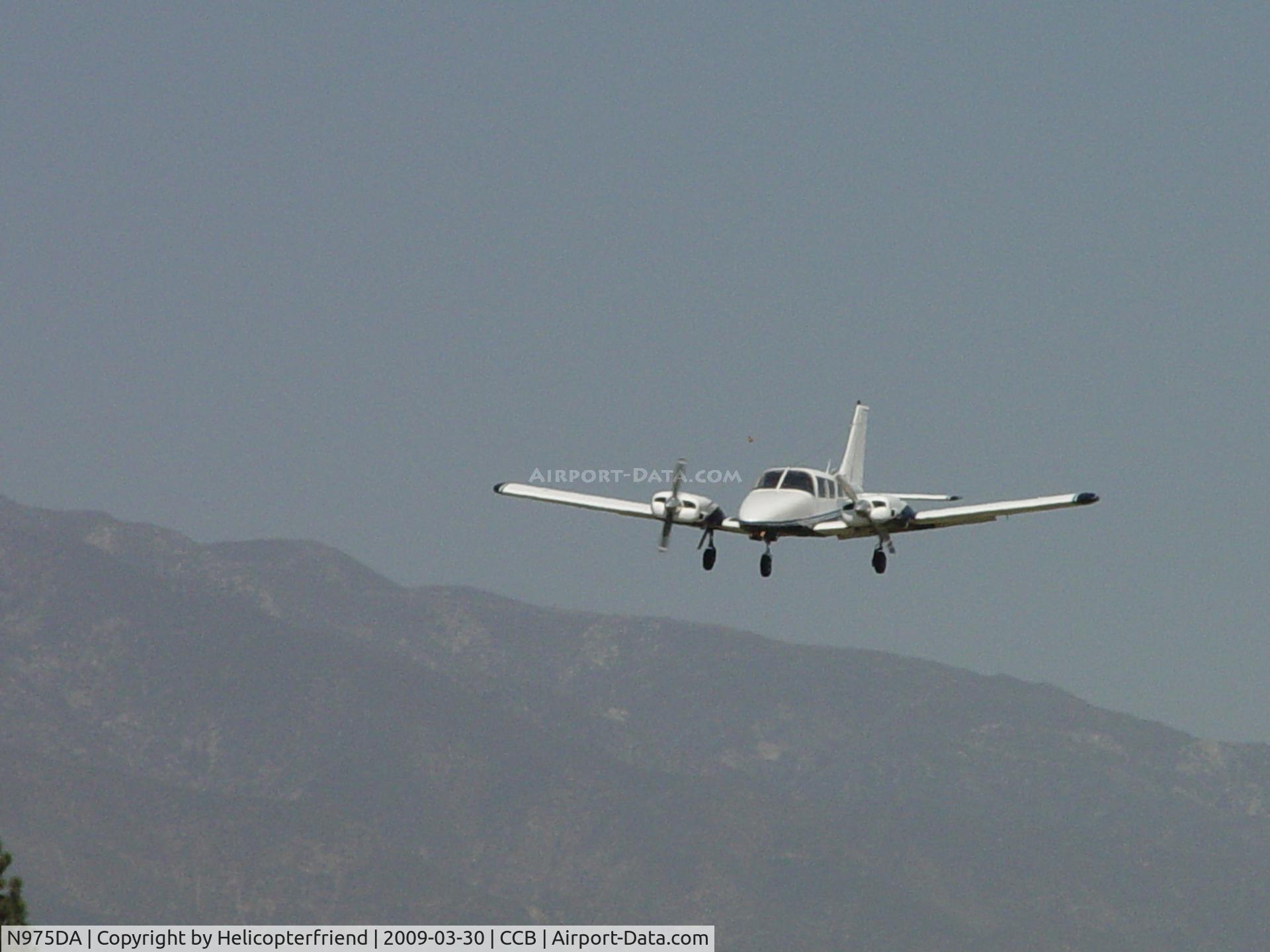 N975DA, 1972 Piper PA-34-200 C/N 34-7250216, Brackett plane on final to visit Cable