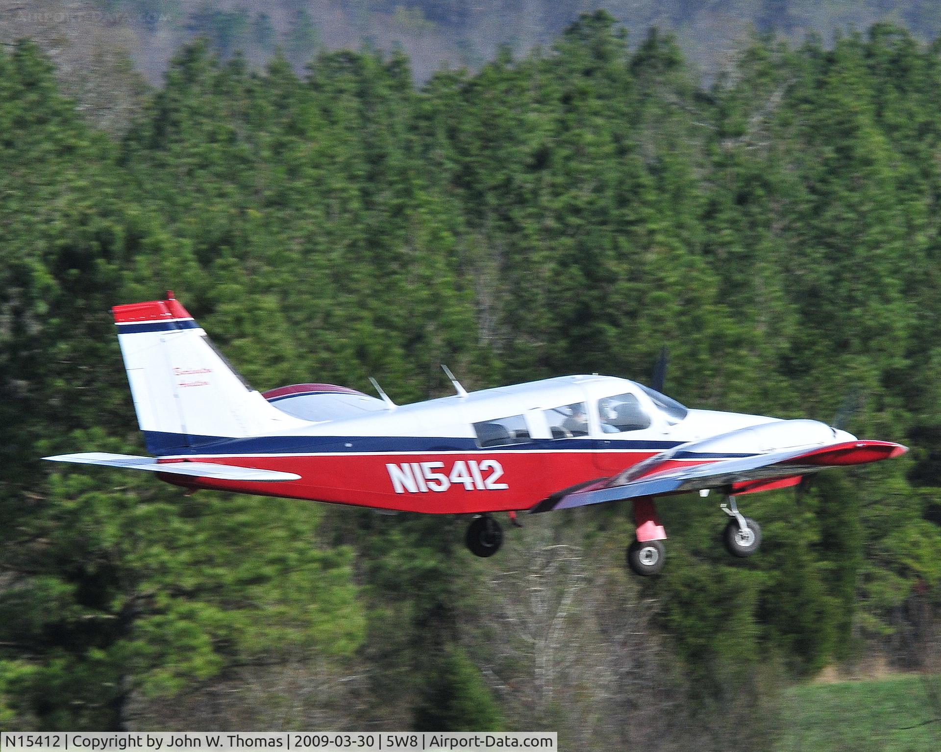 N15412, 1972 Piper PA-34-200 C/N 34-7350060, Departing runway 22