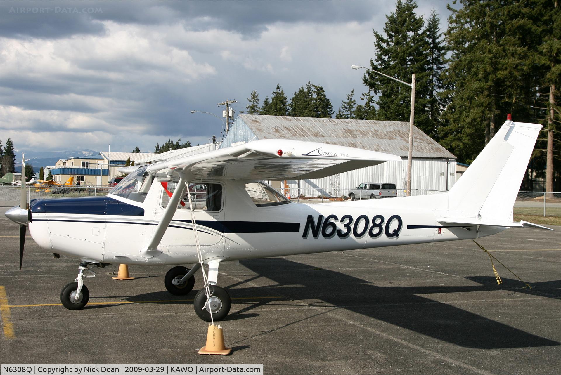 N6308Q, 1981 Cessna 152 C/N 15285227, KAWO