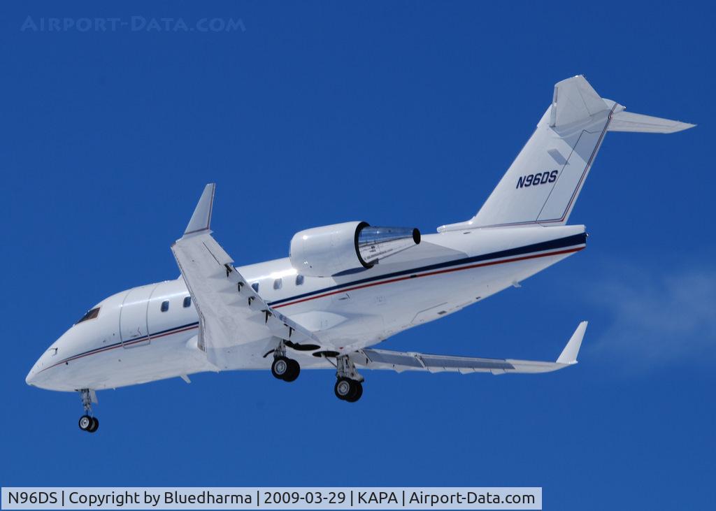 N96DS, 1994 Bombardier Challenger 604 (CL-600-2B16) C/N 5146, On final approach to 17L.