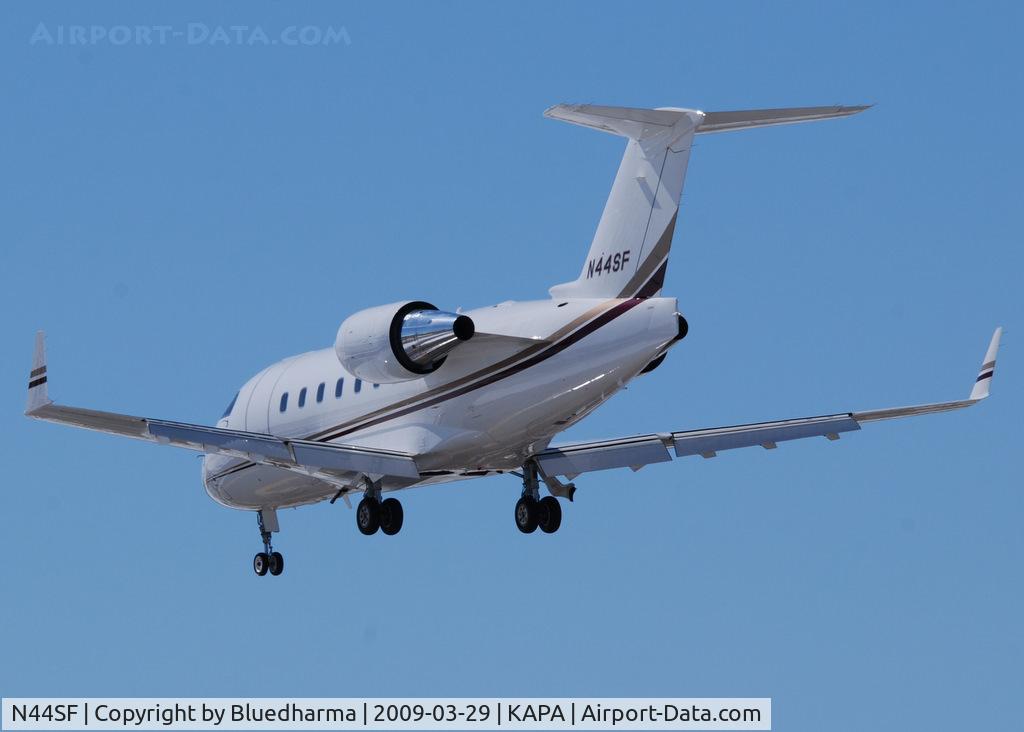 N44SF, 2004 Bombardier Challenger 604 (CL-600-2B16) C/N 5601, On final approach to 17L.