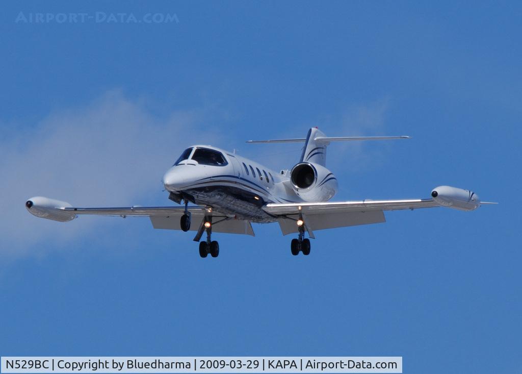 N529BC, 1982 Gates Learjet Corp. 35A C/N 471, On final approach to 17L.