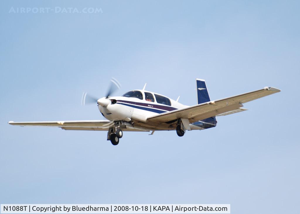 N1088T, 1990 Mooney M20M Bravo C/N 27-0050, On final approach to 17L.