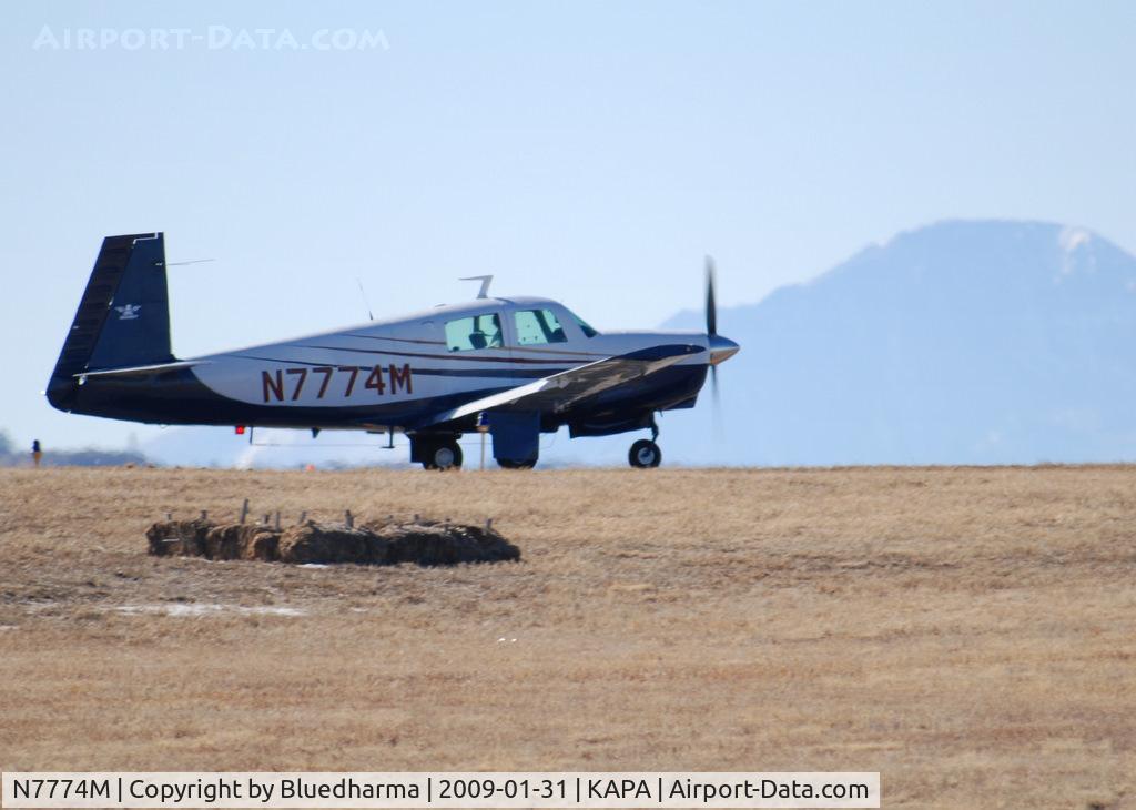 N7774M, 1974 Mooney M20C Ranger C/N 20-0020, Position and Hold for 17L.