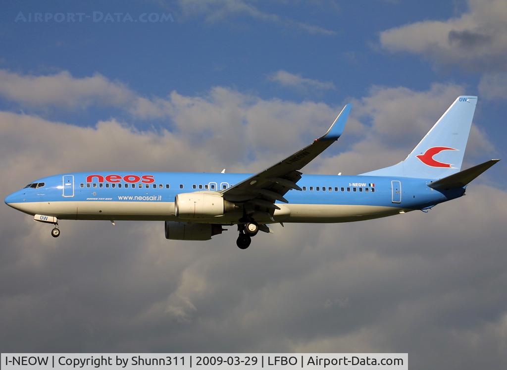 I-NEOW, 2007 Boeing 737-86N C/N 32685, Landing rwy 32L for Tunisair