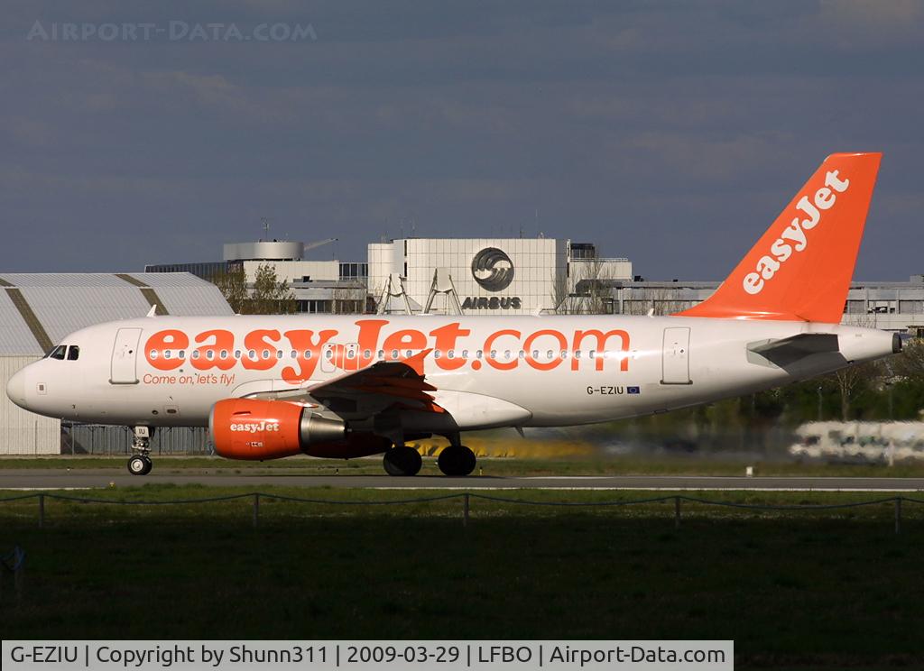 G-EZIU, 2005 Airbus A319-111 C/N 2548, Ready for take off rwy 32R
