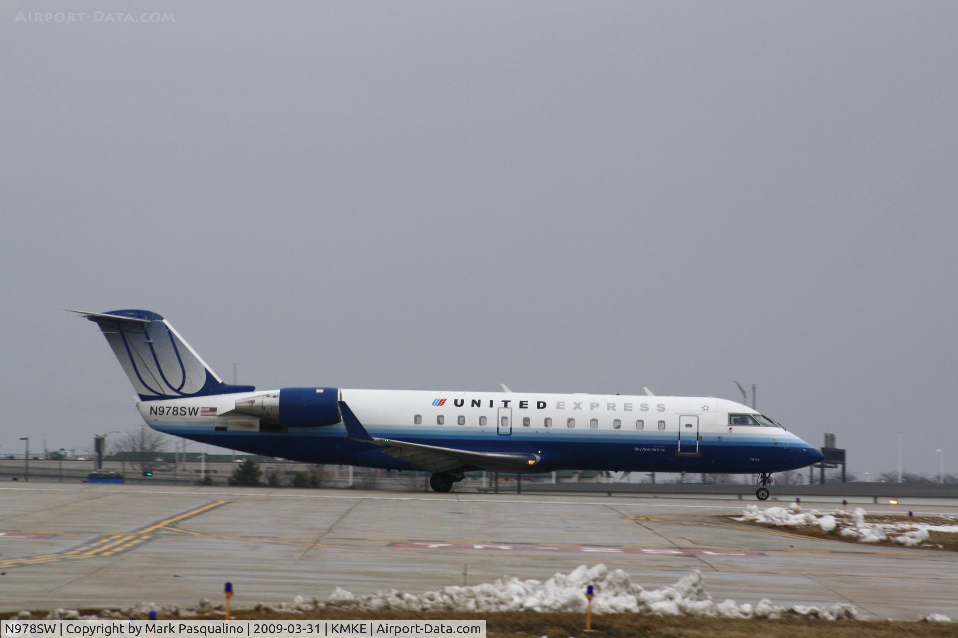 N978SW, 2004 Bombardier CRJ-200ER (CL-600-2B19) C/N 7953, CL-600-2B19