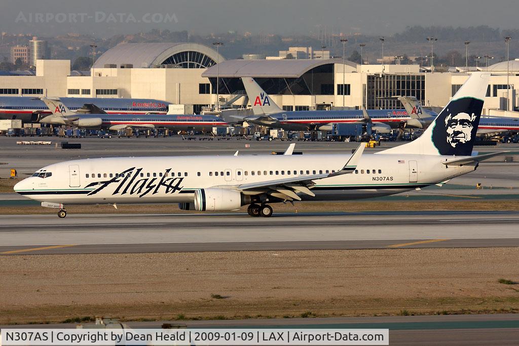 N307AS, 2001 Boeing 737-990 C/N 30015, Alaska Airlines N307AS (FLT ASA251) exitting RWY 25L after arrival from Los Cabos Int'l (MMSD) - Mexico, ending a 2 hr 15 minute flight.