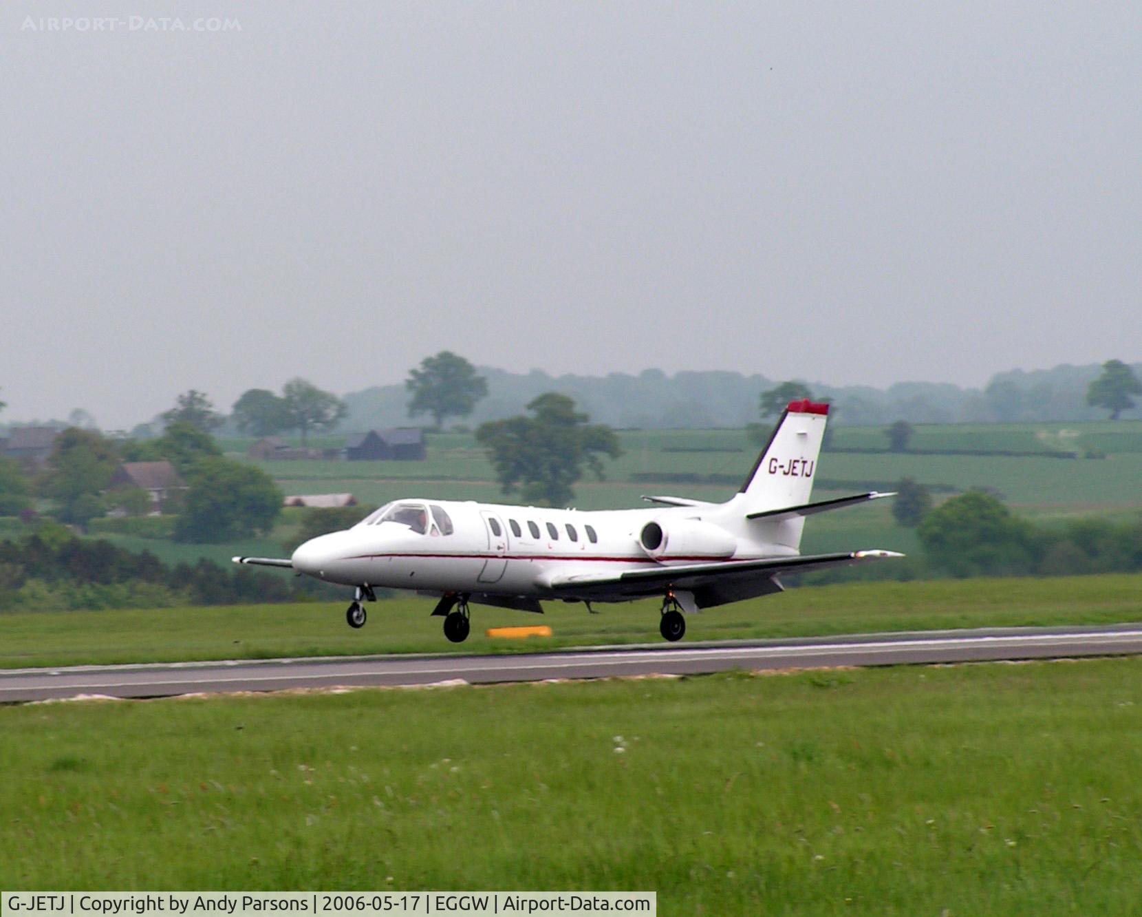 G-JETJ, 1980 Cessna 550 Citation II C/N 550-0154, Arriving at Luton