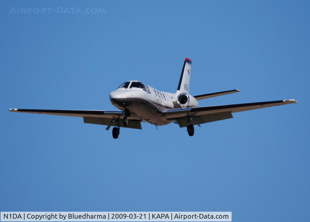 N1DA, Cessna 500 Citation C/N 500-0288, On final approach to 17L.