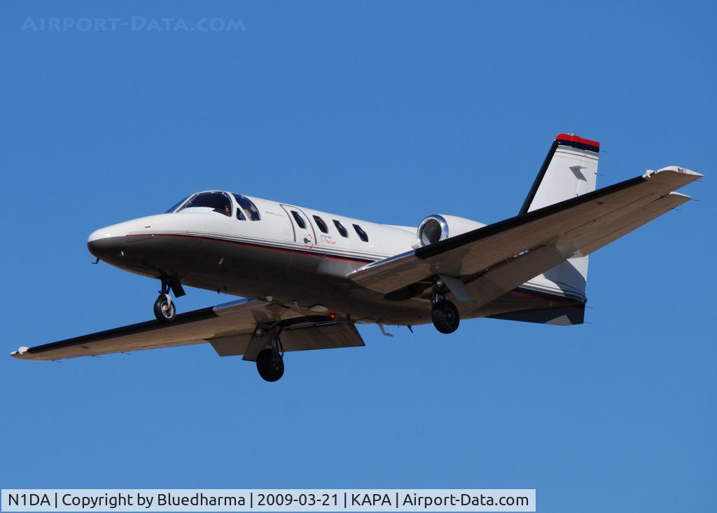 N1DA, Cessna 500 Citation C/N 500-0288, On final approach to 17L.