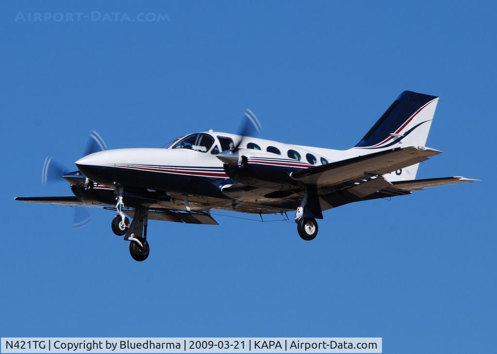 N421TG, Cessna 421C Golden Eagle C/N 421C0839, On final approach to 17L.