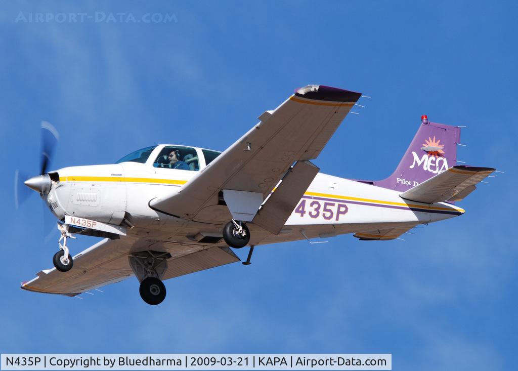 N435P, 1992 Beech A36 Bonanza 36 C/N E-2718, On final approach to 17L.