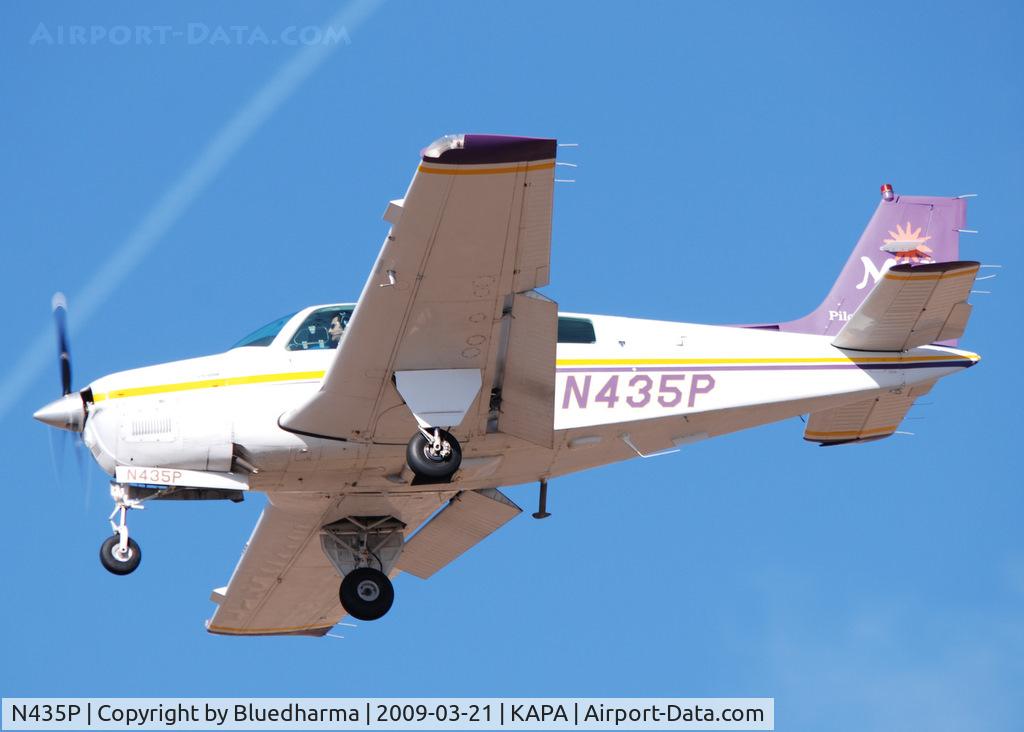 N435P, 1992 Beech A36 Bonanza 36 C/N E-2718, On final approach to 17L.