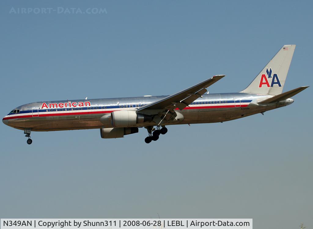 N349AN, 2003 Boeing 767-323 C/N 33088, Landing rwy 25R