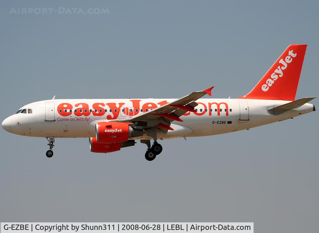 G-EZBE, 2006 Airbus A319-111 C/N 2884, Landing rwy 25R