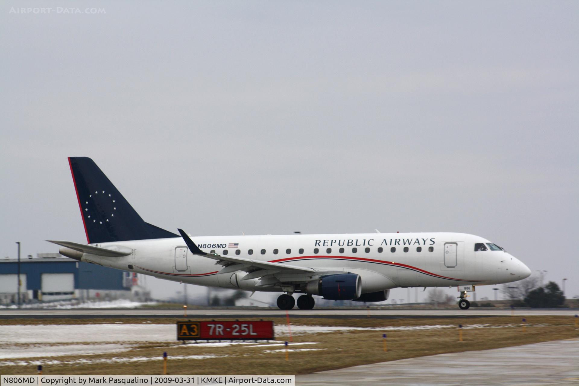 N806MD, 2004 Embraer 170SU (ERJ-170-100SU) C/N 17000019, ERJ 170-100 SU