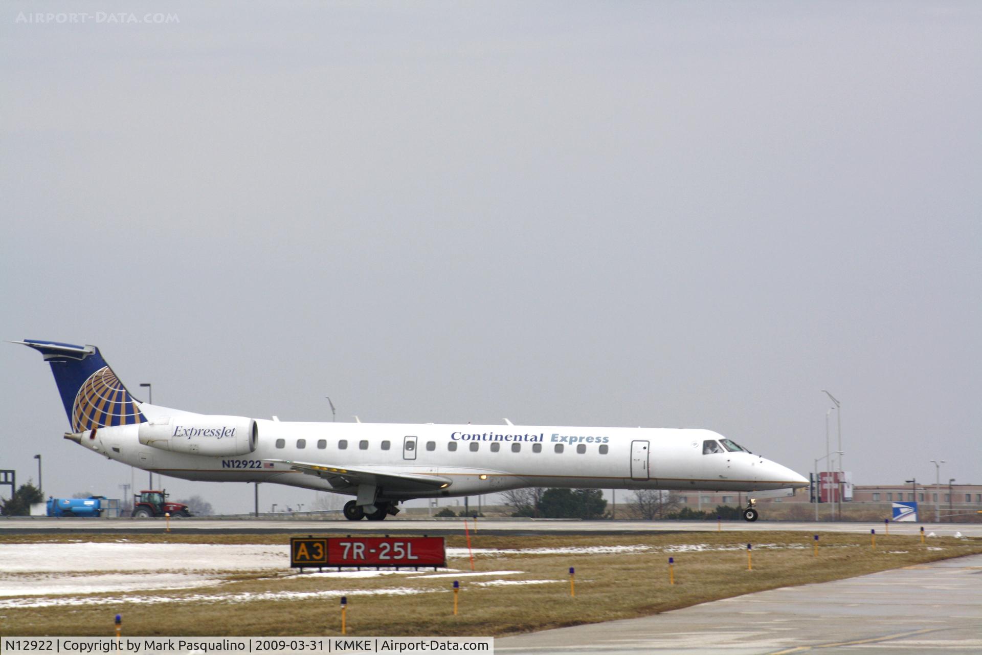 N12922, 2000 Embraer ERJ-145LR (EMB-145LR) C/N 145338, EMB-145LR