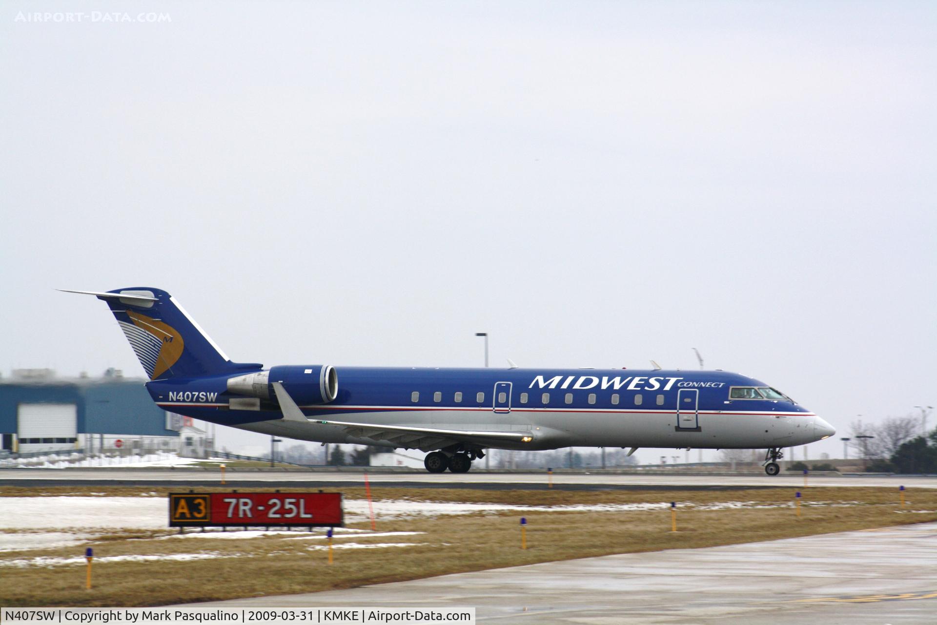 N407SW, 1994 Canadair CRJ-200LR (CL-600-2B19) C/N 7034, CL-600-2B19