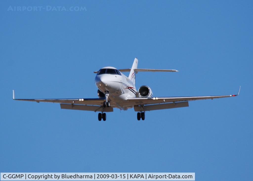 C-GGMP, 2007 Hawker Beechcraft 900XP C/N HA-0011, On final approach to 17L.