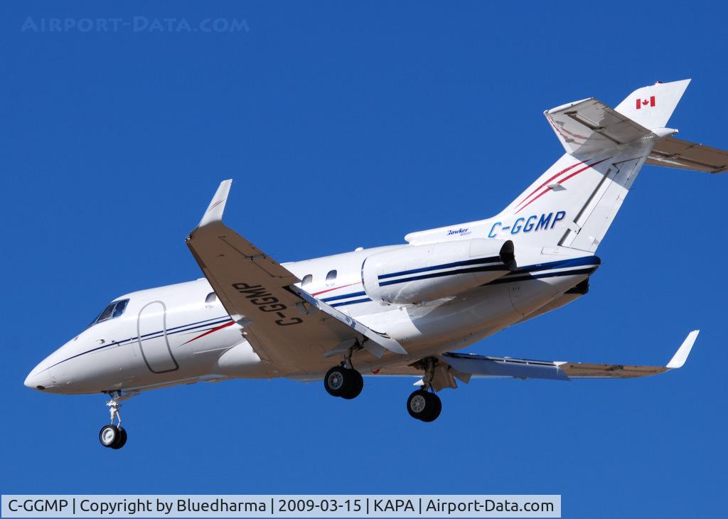 C-GGMP, 2007 Hawker Beechcraft 900XP C/N HA-0011, On final approach to 17L.