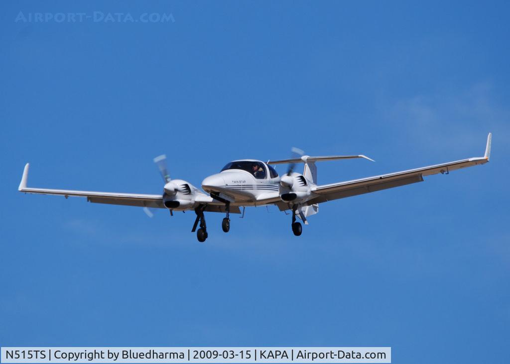 N515TS, 2007 Diamond DA-42 Twin Star C/N 42.AC114, Diamond on final approach to 17L.