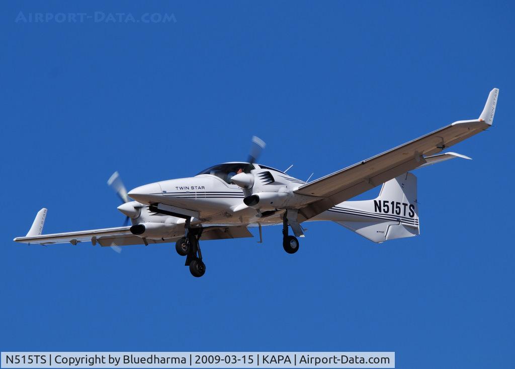 N515TS, 2007 Diamond DA-42 Twin Star C/N 42.AC114, Diamond on final approach to 17L.