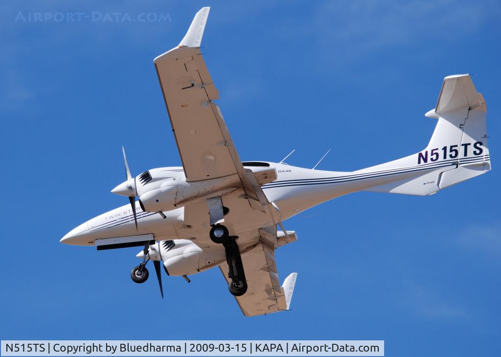 N515TS, 2007 Diamond DA-42 Twin Star C/N 42.AC114, Diamond on final approach to 17L.