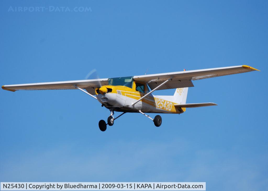 N25430, 1977 Cessna 152 C/N 15280654, On final approach to 17L.