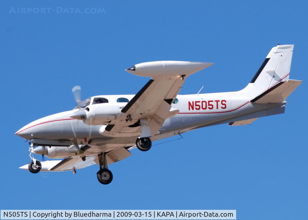 N505TS, 1978 Cessna 340A C/N 340A0505, On final approach to 17L.
