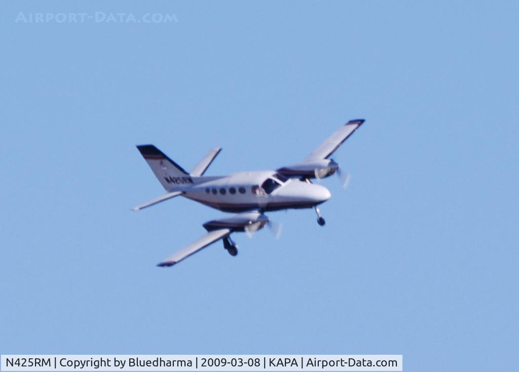 N425RM, 1983 Cessna 425 Conquest I C/N 425-0180, On final approach to 17L.
