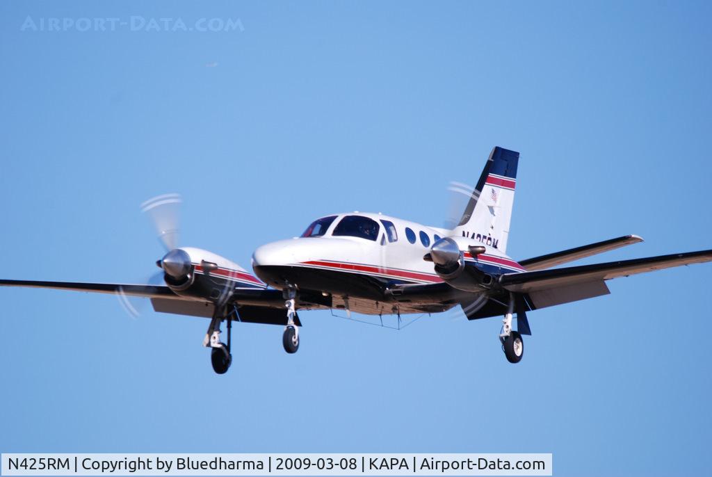 N425RM, 1983 Cessna 425 Conquest I C/N 425-0180, On final approach to 17L.
