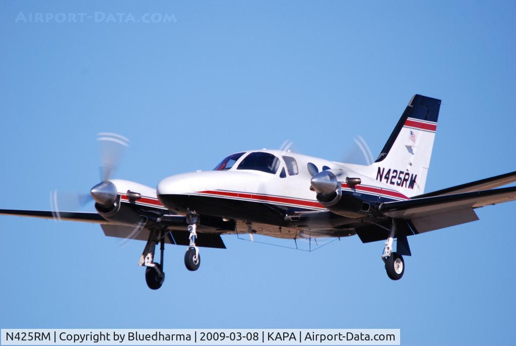 N425RM, 1983 Cessna 425 Conquest I C/N 425-0180, On final approach to 17L.