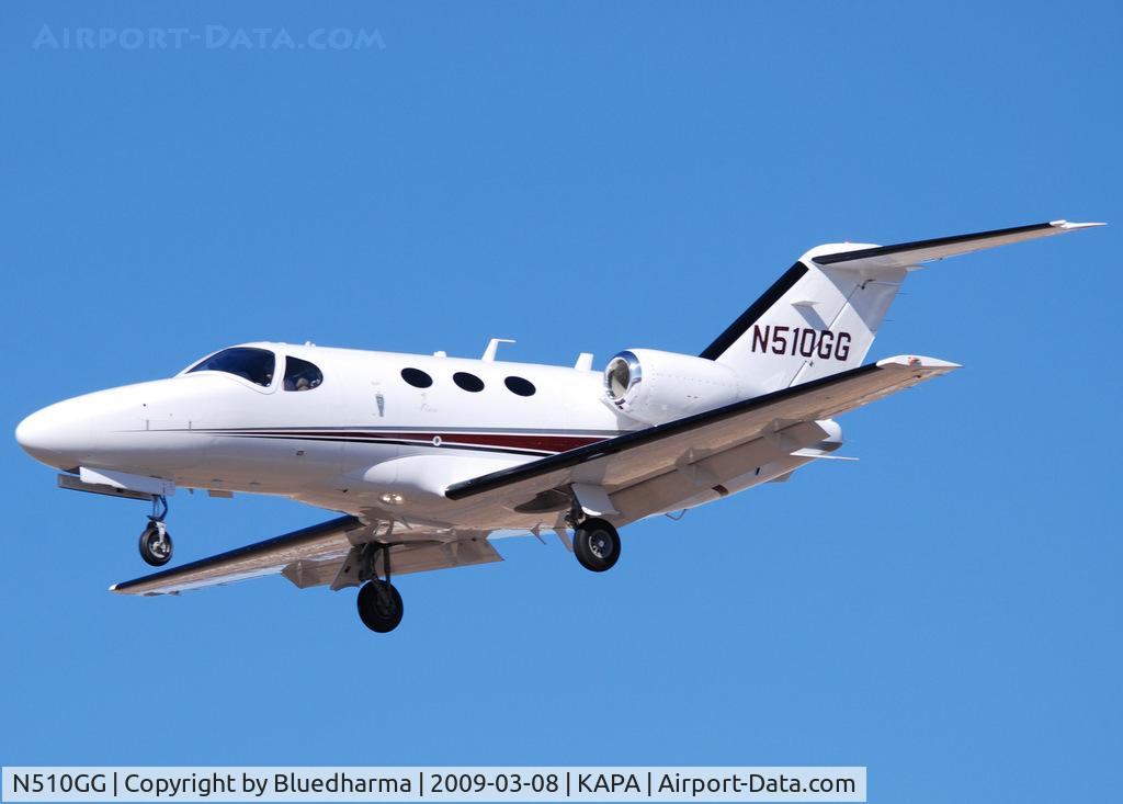 N510GG, Cessna 510 Citation Mustang C/N 510-0168, On final approach to 17L.
