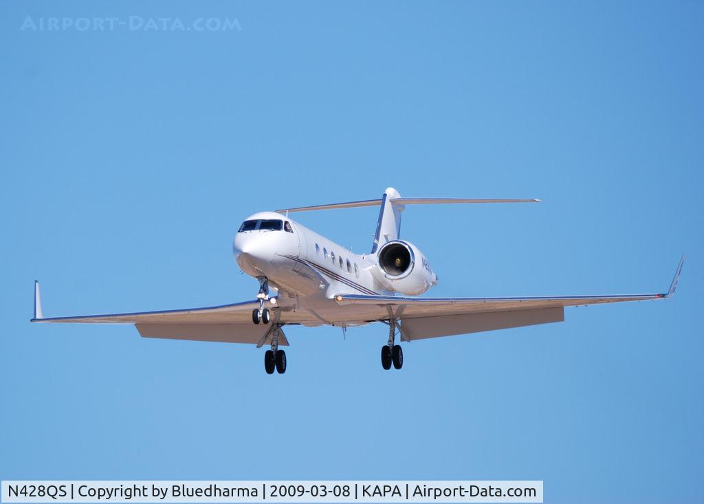N428QS, 1998 Gulfstream Aerospace G-IV C/N 1328, On final approach to 17L.