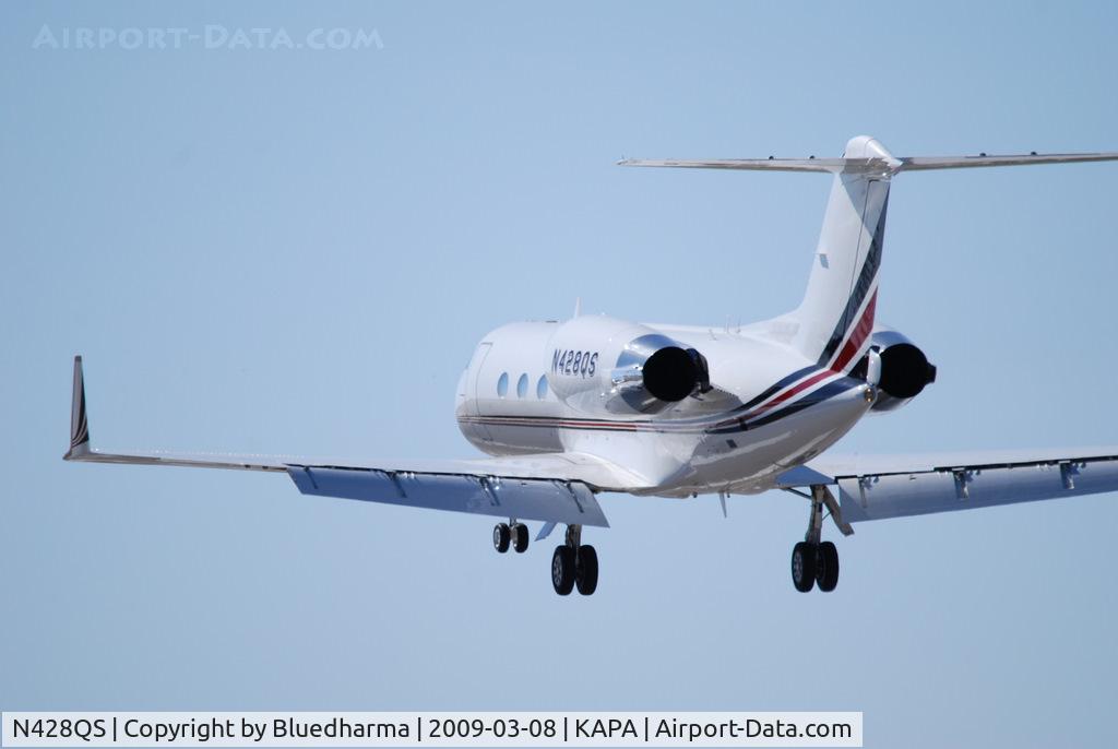 N428QS, 1998 Gulfstream Aerospace G-IV C/N 1328, On final approach to 17L.