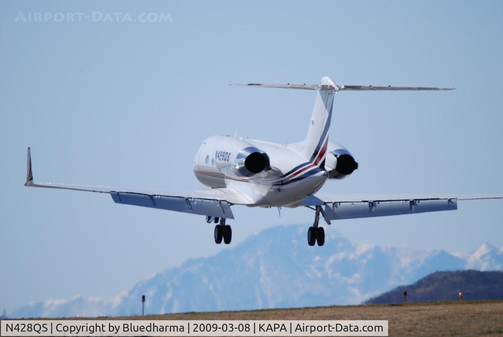 N428QS, 1998 Gulfstream Aerospace G-IV C/N 1328, On final approach to 17L.