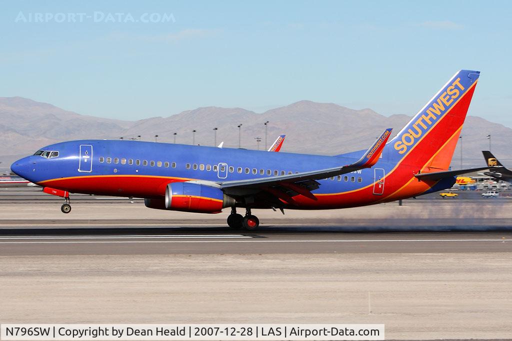 N796SW, 2001 Boeing 737-7H4 C/N 27889, Southwest Airlines N796SW (FLT SWA127) from Buffalo Niagara Int'l (KBUF) landing on RWY 25L.