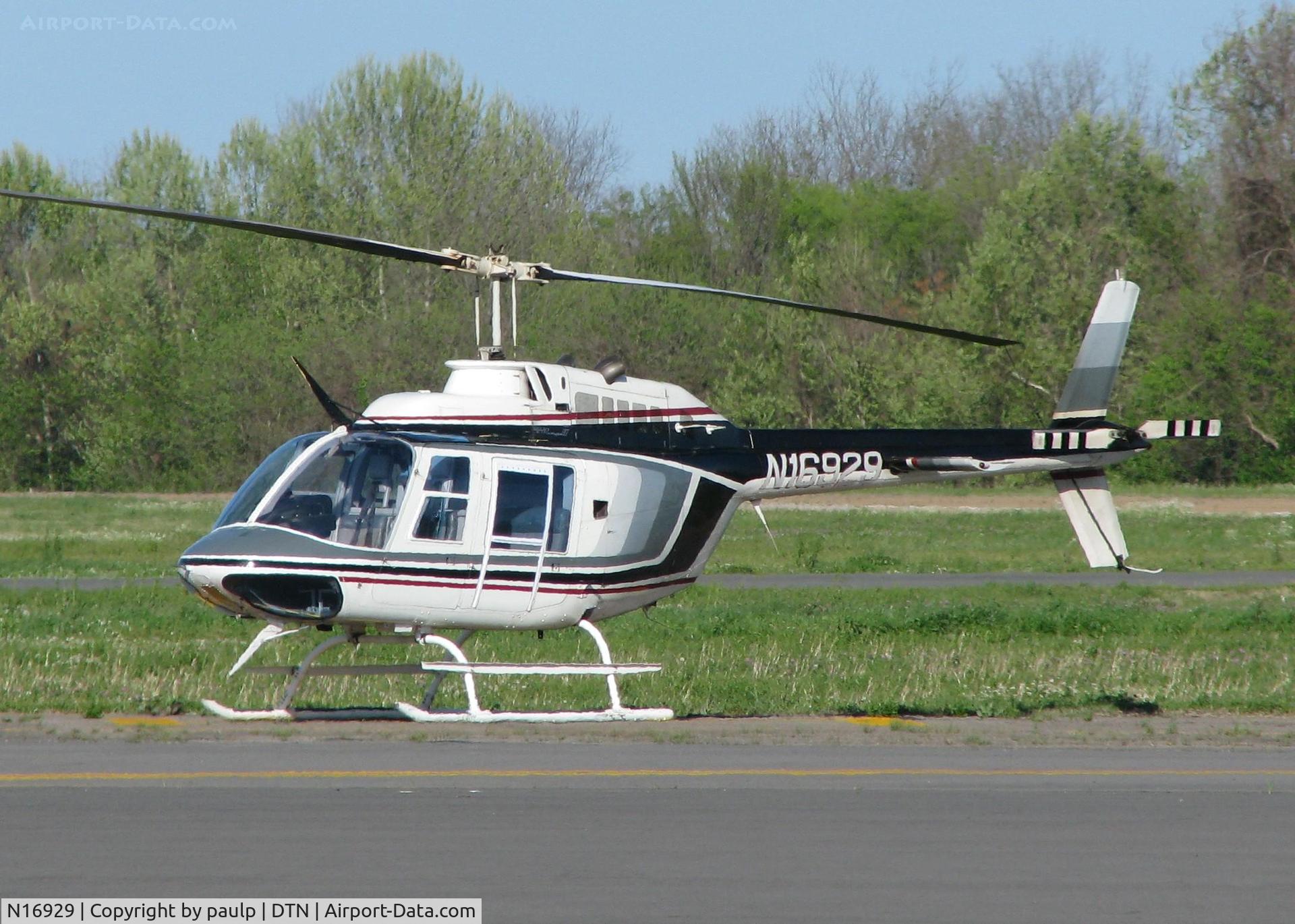 N16929, 1978 Bell 206B JetRanger III C/N 2314, Parked at the Shreveport Downtown airport.