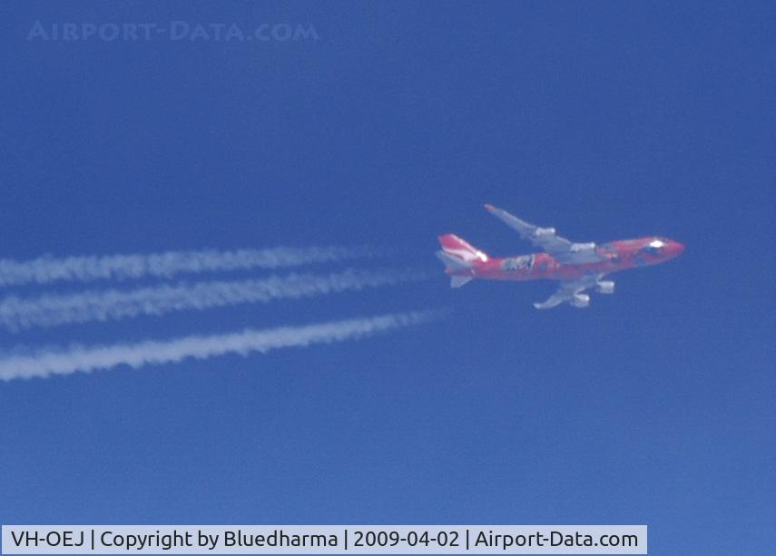 VH-OEJ, 2003 Boeing 747-438/ER C/N 32914, (Wunala Dreaming) of Qantas flys over Denver, Colorado from LA to New York
