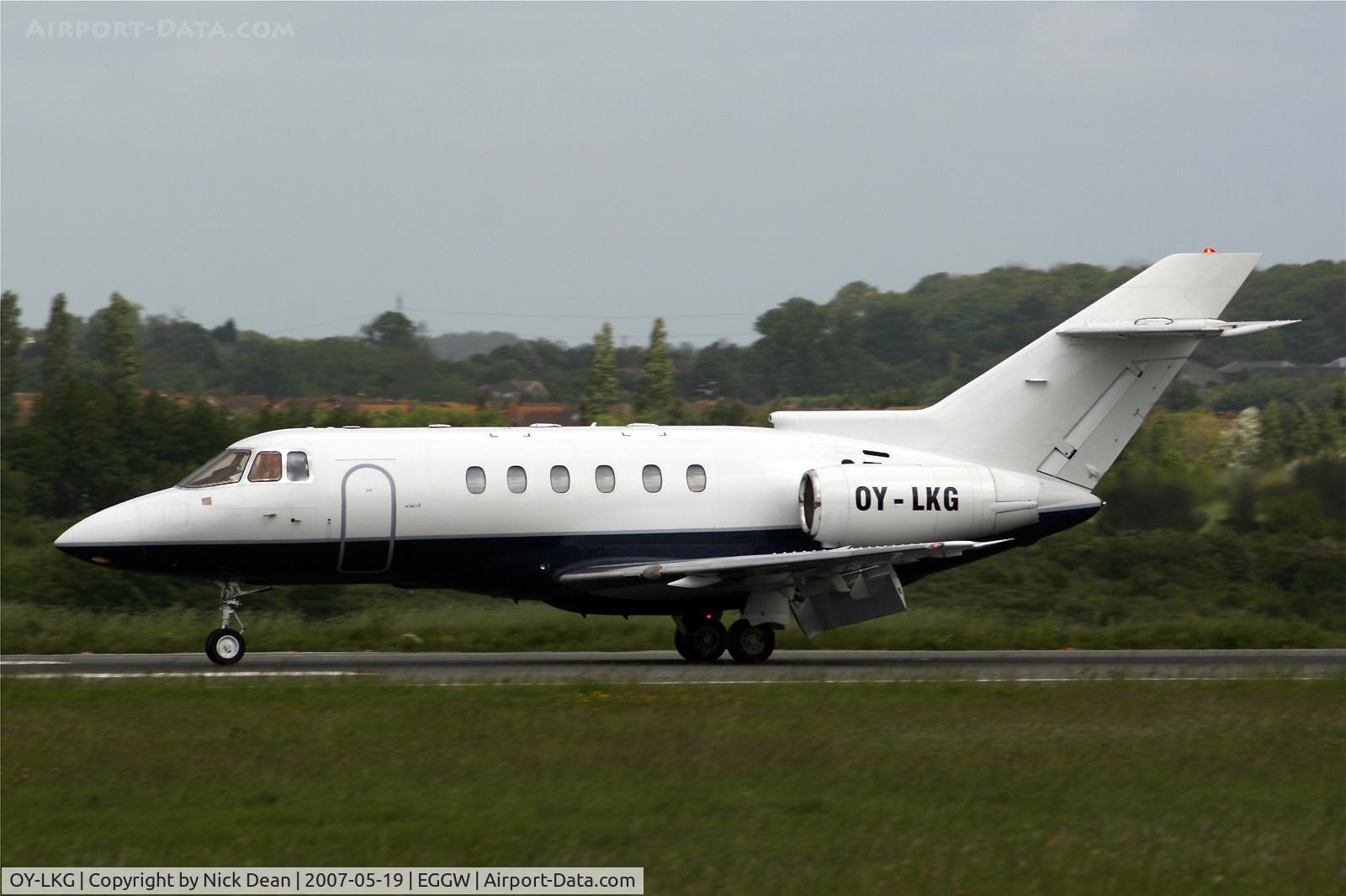 OY-LKG, 1997 Raytheon Hawker 800XP C/N 258345, EGGW