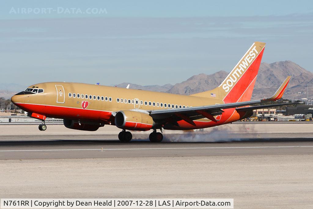 N761RR, 2000 Boeing 737-7H4 C/N 27875, Southwest Airlines N761RR (FLT SWA3575) from San Antonio Int'l (KSAT) landing on RWY 25L.
