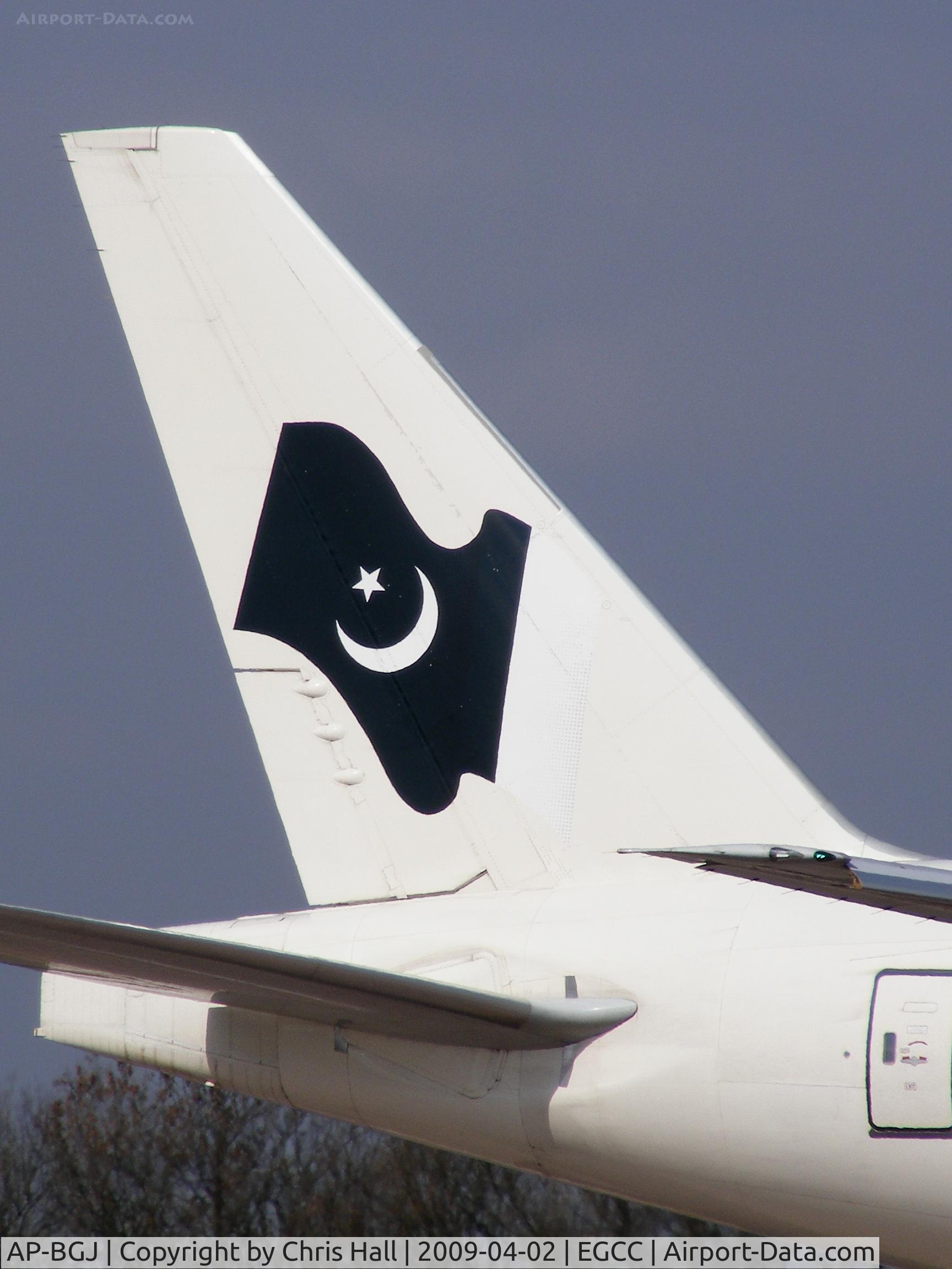 AP-BGJ, 2003 Boeing 777-240/ER C/N 33775, PIA
